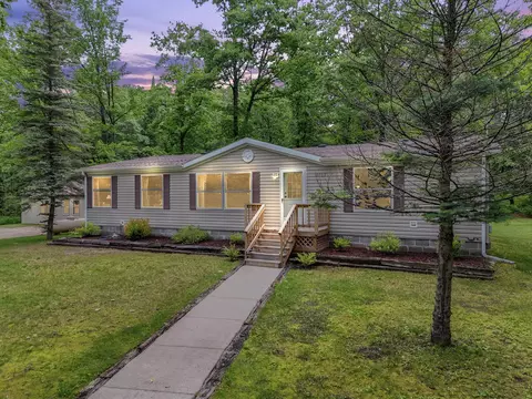6405 S Dorr Rd, Falmouth, MI 49632