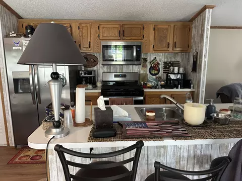 Kitchen - 1859 N Pratt Lake Rd, Gladwin, MI 48624 photo 1 of 2