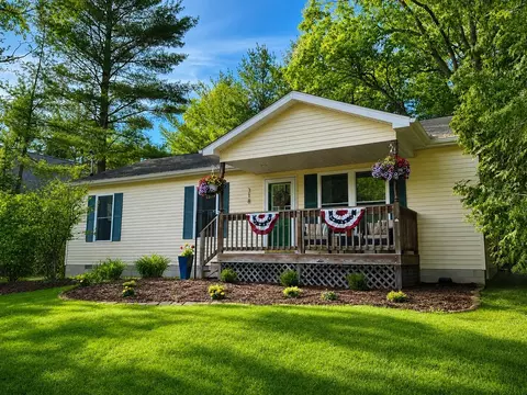 318 Elm Ave, Roscommon, MI 48653