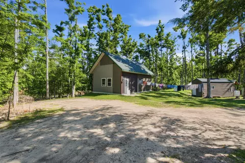 3091 Old State Rd, Johannesburg, MI 49751
