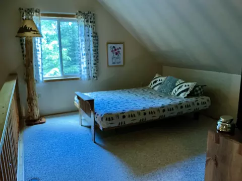 Bedroom - 11285 Pebble Dr, Roscommon, MI 48653 photo 2 of 4