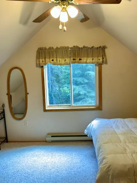 Bedroom - 11285 Pebble Dr, Roscommon, MI 48653 photo 3 of 4