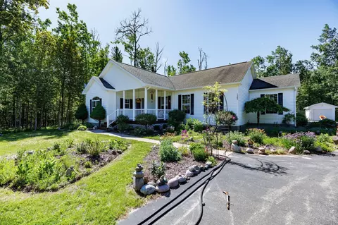 1303 Coulson Dr, Cheboygan, MI 49721