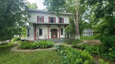 105 E 1st St, Ovid, MI 48866