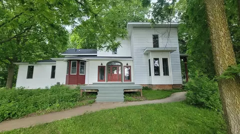 105 E 1st St, Ovid, MI 48866