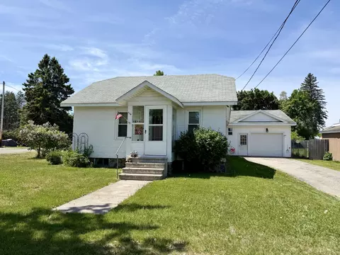 714 S Palmyra St, Cheboygan, MI 49721