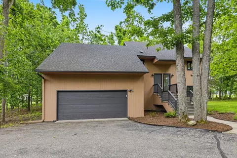 2096 Pinecrest St, Harbor Springs, MI 49740