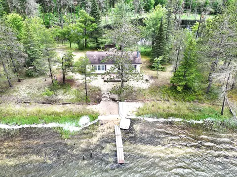 7584 Melvindale Camp Rd, Johannesburg, MI 49751