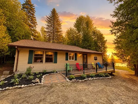 521 W Cheeseman Rd, St. Ignace, MI 49781