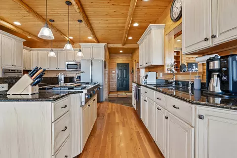 Kitchen - 7466 Werth Rd, Alpena, MI 49707 photo 3 of 4