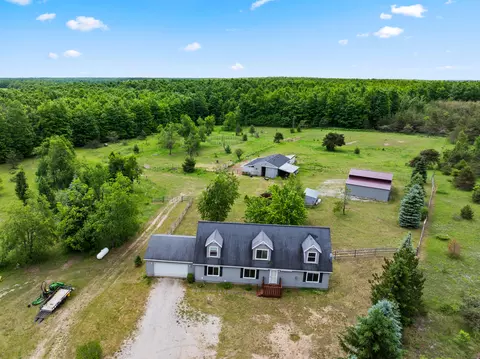 3727 Brandie Ln, Frederic, MI 49733