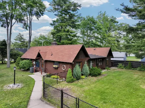3657 E Houghton Lake Dr, Houghton Lake, MI 48629