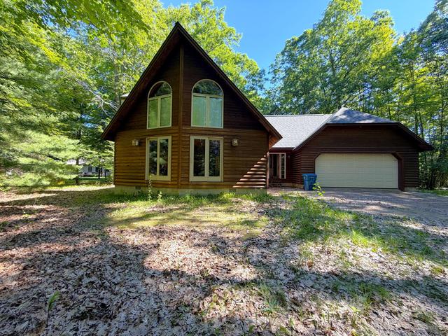 107 Teaberry Ln, Houghton Lake, MI 48629