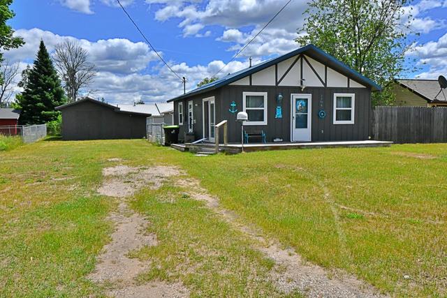 1104 Tanglewood Dr, Saint Helen, MI 48656