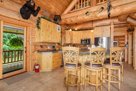 Kitchen - 23 Treasure Is, Roscommon, MI 48653 photo 2 of 5