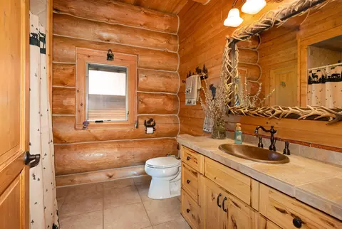 Bath - 23 Treasure Is, Roscommon, MI 48653 photo 1 of 2