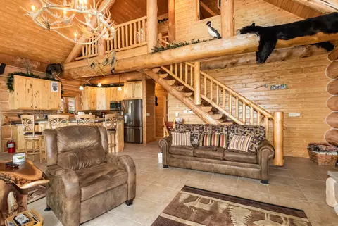 Living - 23 Treasure Is, Roscommon, MI 48653 photo 4 of 6