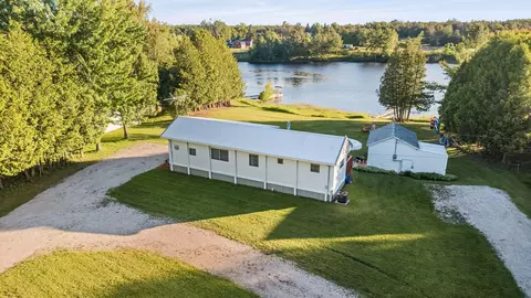 5431 Webster Dr, Cheboygan, MI 49721