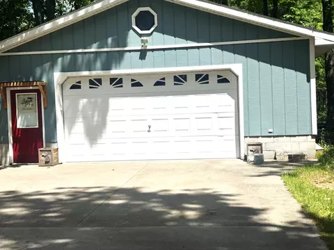 Exterior - 2885 Pine St, Lewiston, MI 49756 photo 4 of 7