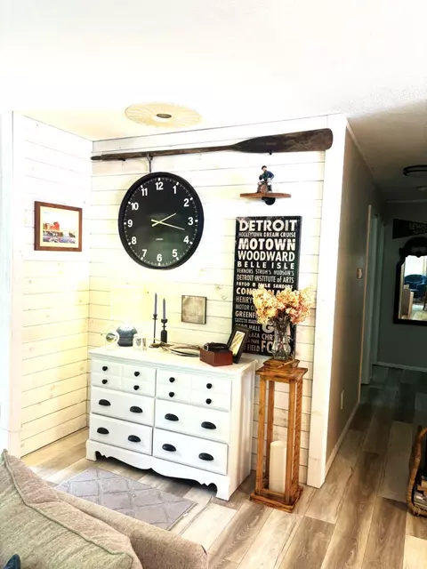 Entry Way - 2885 Pine St, Lewiston, MI 49756 photo 2 of 2