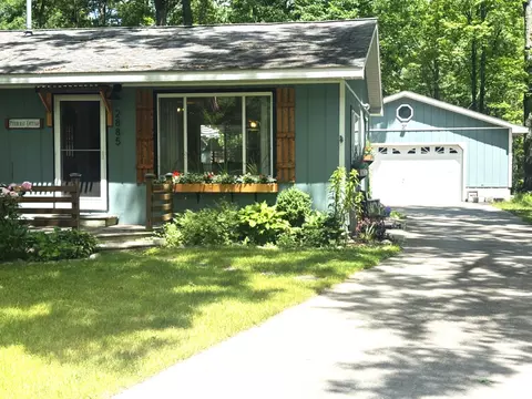 Exterior - 2885 Pine St, Lewiston, MI 49756 photo 2 of 7