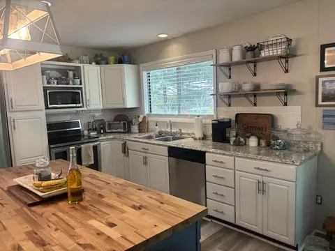 Kitchen - 2885 Pine St, Lewiston, MI 49756 photo 2 of 3