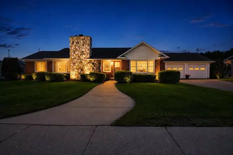 102 E Truckey St, St. Ignace, MI 49781