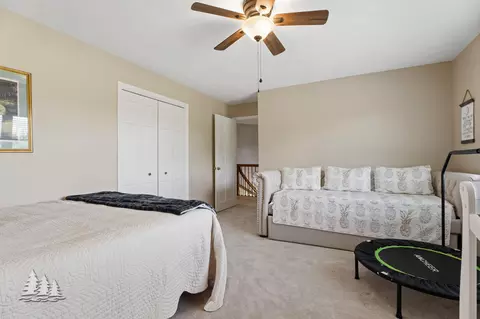 Bedroom - 4635 Grant Dr, Lewiston, MI 49756 photo 5 of 11