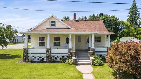 622 S Palmyra St, Cheboygan, MI 49721