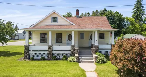 622 S Palmyra St, Cheboygan, MI 49721