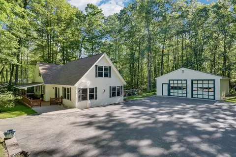 111 Leafy Ln, Roscommon, MI 48653