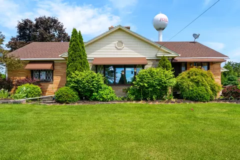 6824 State St, Posen, MI 49776