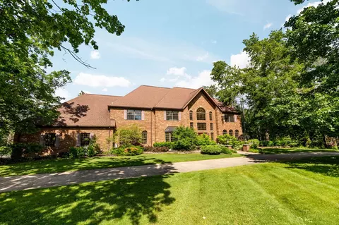 750 Woodcrest Dr, Gaylord, MI 49735