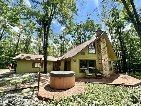 6848 Dogwood Ct, Gaylord, MI 49735