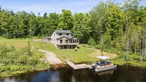 11701 Maple Dr, Millersburg, MI 49759