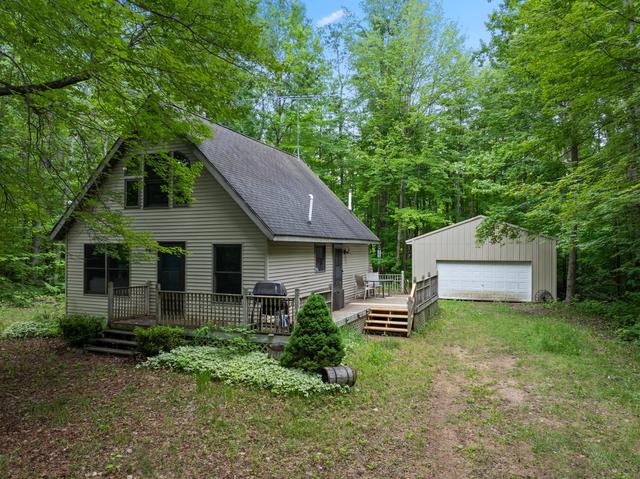 6586 Breezewood Dr, Mancelona, MI 49659