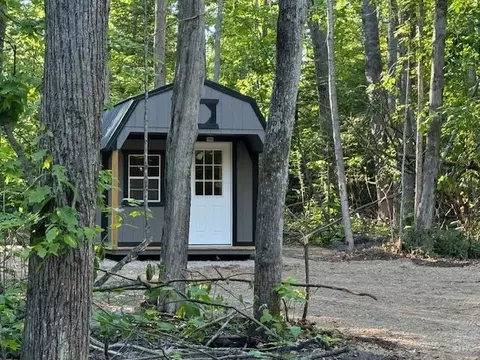 4175 Up North Aly, Cheboygan, MI 49721