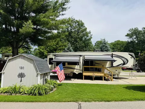 2757 Owens Unit 130 Dr, Houghton Lake, MI 48629