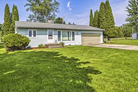11271 E Houghton Lake Dr, Houghton Lake, MI 48629