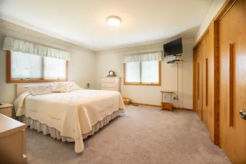 Bedroom - 5691 Moulder Dr, Cheboygan, MI 49721 photo 2 of 2