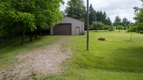 Exterior - 5691 Moulder Dr, Cheboygan, MI 49721 photo 2 of 5