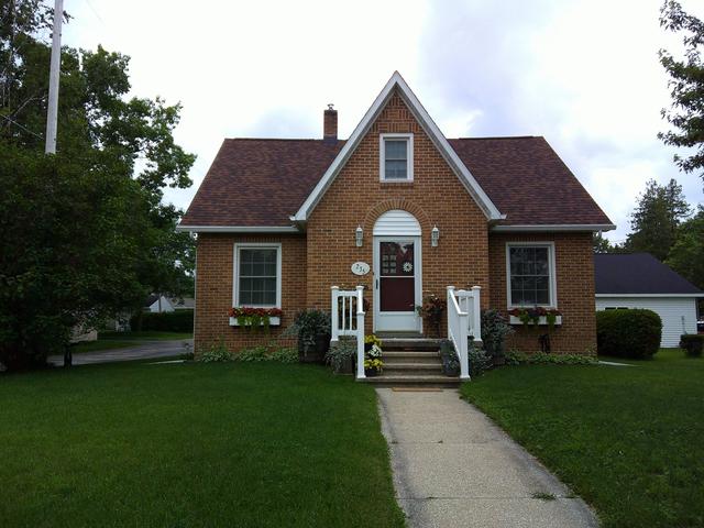235 S 6th St, Rogers City, MI 49779