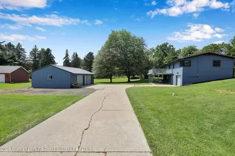 12600 Holly Ln, Dewitt, MI 48820 photo 2