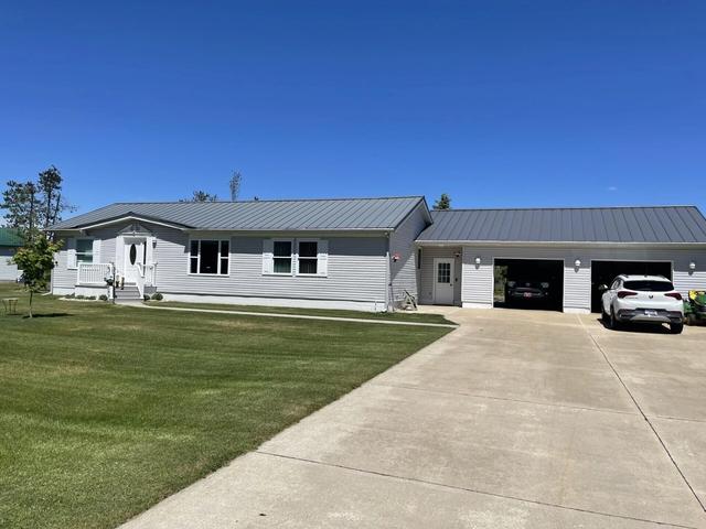 111 Pinecrest Dr, Gaylord, MI 49735