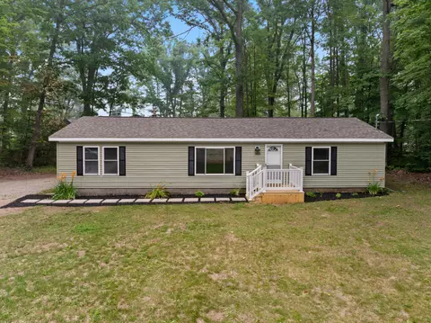 5625 Turkeyfoot Trl, Gaylord, MI 49735