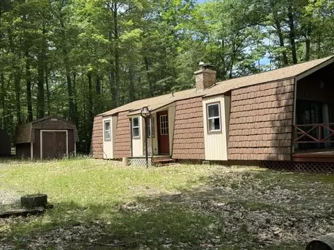 Exterior - 237 Quail Blvd, Roscommon, MI 48653 photo 3 of 4