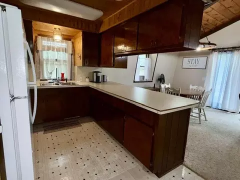 Kitchen - 237 Quail Blvd, Roscommon, MI 48653 photo 2 of 2