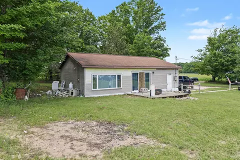 3720 Rice Rd, Rapid City, MI 49676