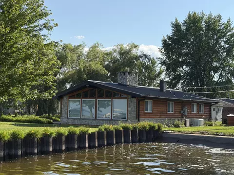 10258 W Shore Dr #D, Houghton Lake, MI 48629