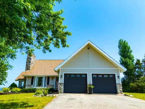 135 Goslow Rd, Gaylord, MI 49735